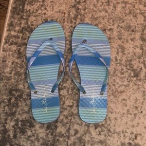 Vera Bradley dip flops